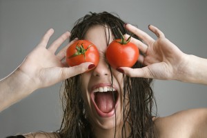 Crema-de-zanahoria-vs-mascarilla-de-tomate-para-combatir-las-arrugas-2